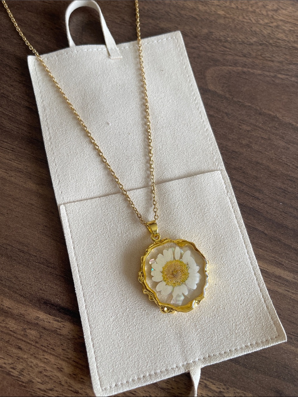 Gold Floral Resin Pendant Necklace with White Daisy